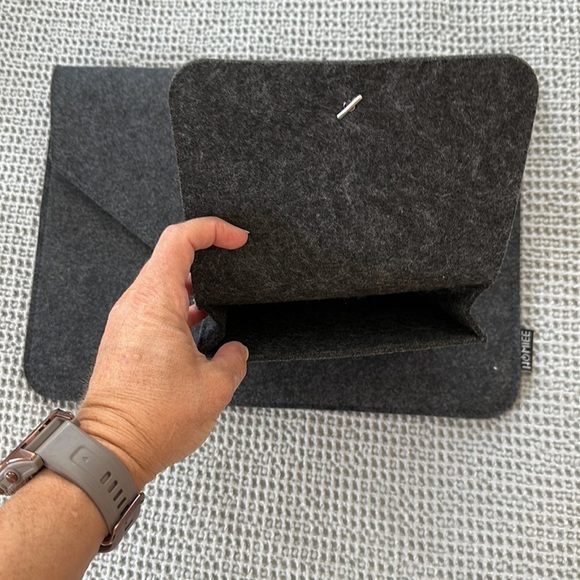 NWOT Homiee Felt Tablet Case - Dark Grey - Picture 8 of 8